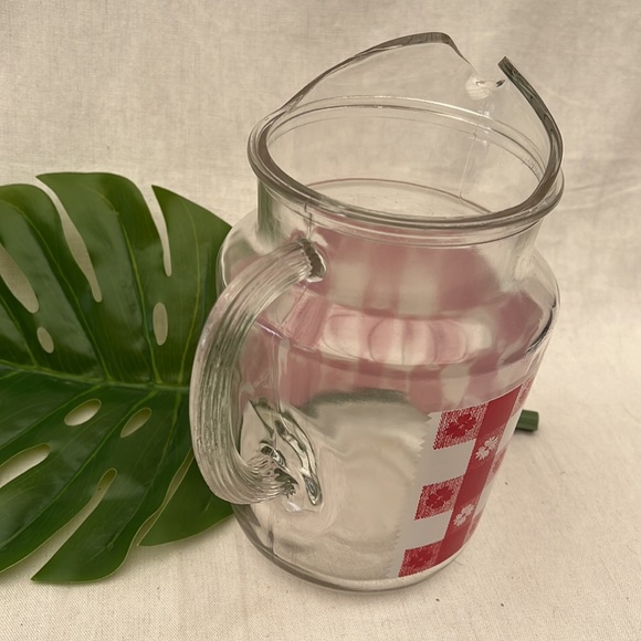 Vintage glass pitcher picnic table cloth pattern - Picture 2 of 4